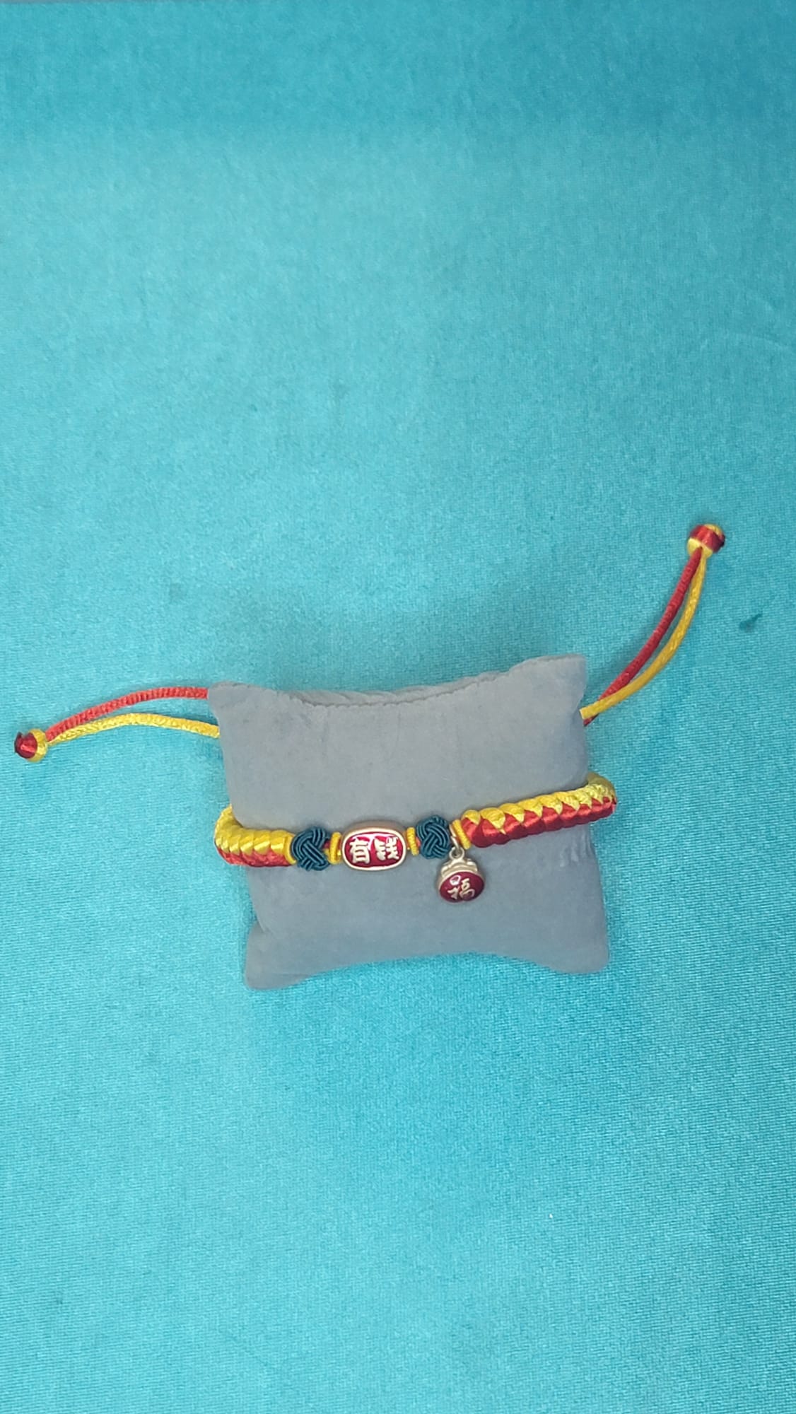 Custom Pet Necklace pendant showing a golden retriever outline