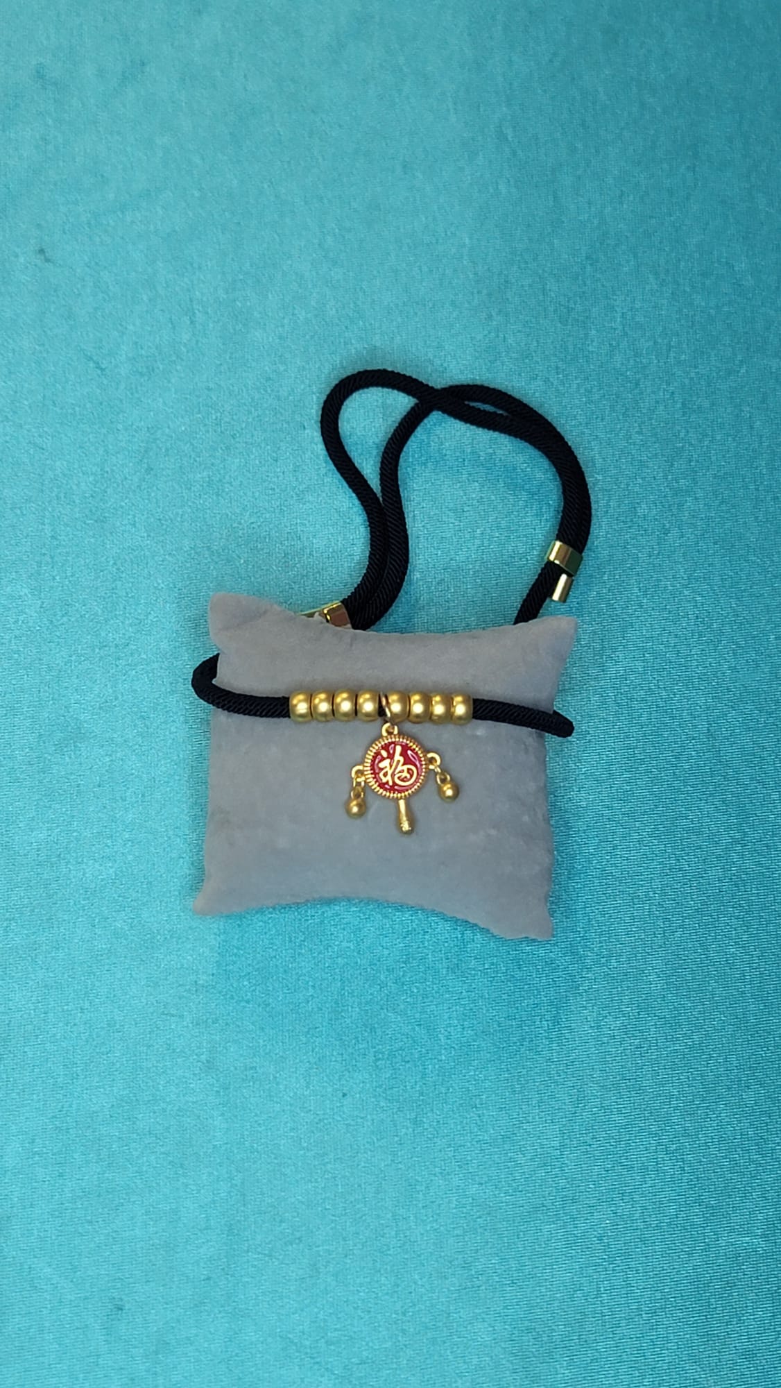 Gift-ready custom pet necklace with velvet pouch